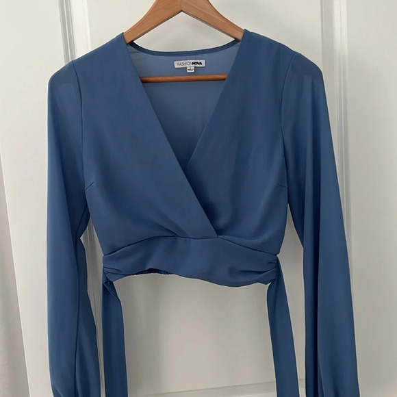 crop top blouse Tie waist. Size S. - Picture 9 of 11
